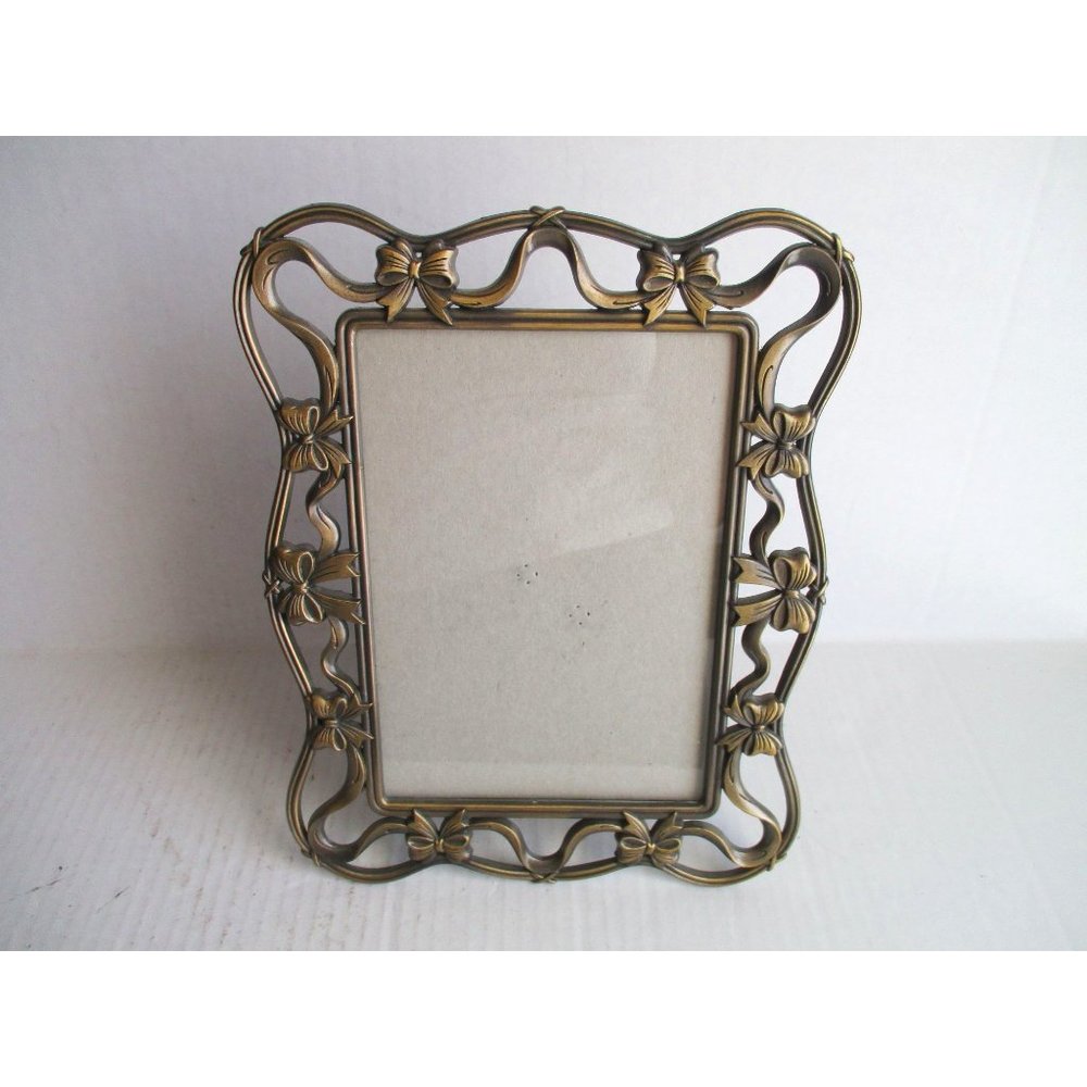 *Victorian Style Picture Photo Frame Pewter Tone Metal Intertwined Bow Banner